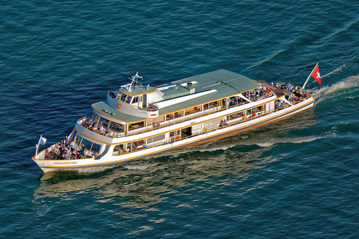 Boat tour zurich